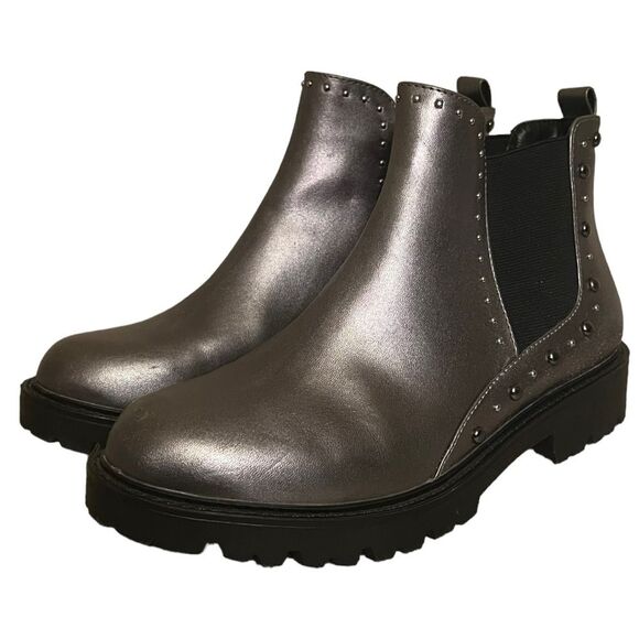 Charles By Charles David Radar Chelsea
Boot Pewter Metallic Size 8.5 - Picture 13 of 16